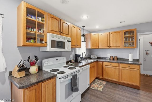 7981 Kinsman Road, Novelty, OH 44072