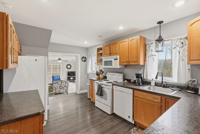 7981 Kinsman Road, Novelty, OH 44072