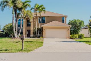 1827 SE 12th ST, Cape Coral, FL 33990