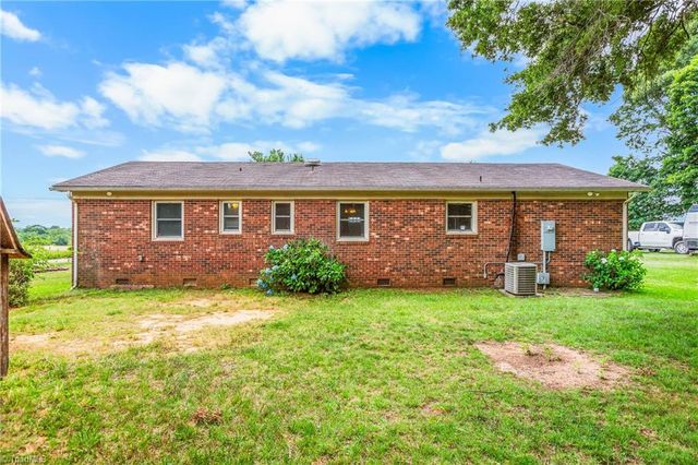 2380 W US HIGHWAY 64, Mocksville, NC 27028