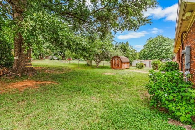 2380 W US HIGHWAY 64, Mocksville, NC 27028