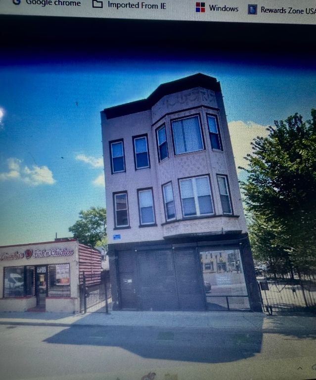 2359 W Grand Avenue, Chicago, IL 60612