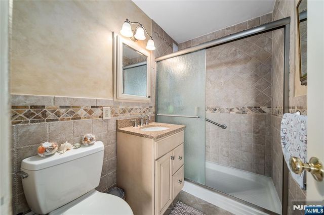 2200 N Central Road 6H, Fort Lee, NJ 07024