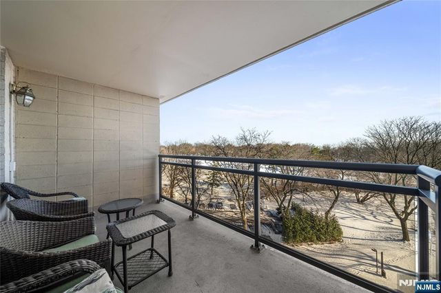 2200 N Central Road 6H, Fort Lee, NJ 07024