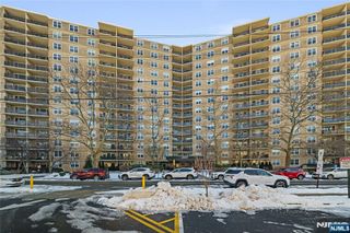 2200 N Central Road 6H, Fort Lee, NJ 07024