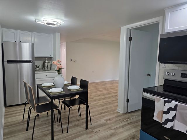 127 N Wolf Road 41A, Wheeling, IL 60090