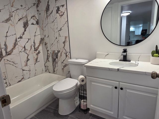 127 N Wolf Road 41A, Wheeling, IL 60090