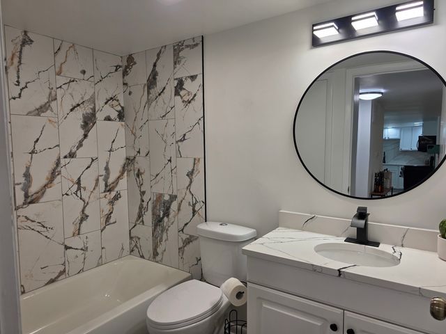 127 N Wolf Road 41A, Wheeling, IL 60090