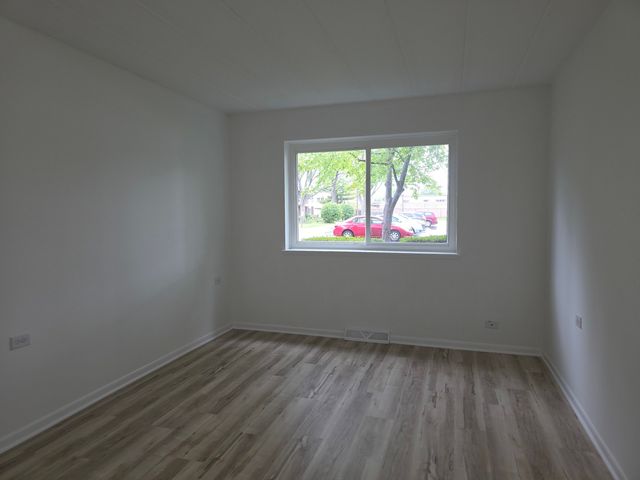 127 N Wolf Road 41A, Wheeling, IL 60090