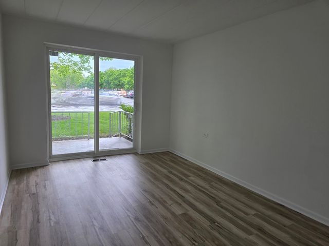 127 N Wolf Road 41A, Wheeling, IL 60090