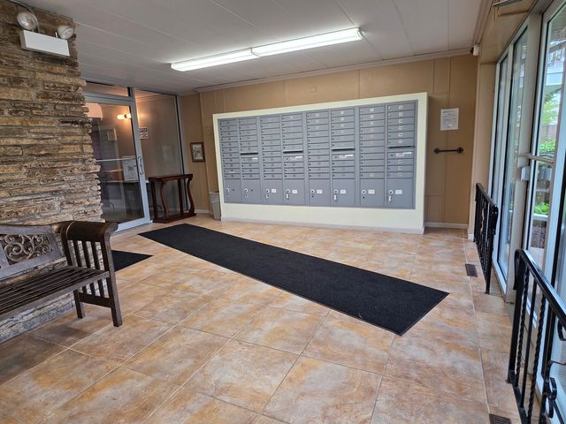 127 N Wolf Road 41A, Wheeling, IL 60090