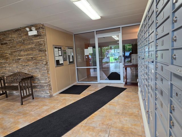 127 N Wolf Road 41A, Wheeling, IL 60090