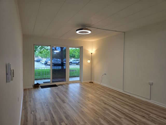127 N Wolf Road 41A, Wheeling, IL 60090