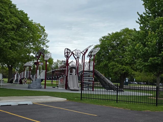 127 N Wolf Road 41A, Wheeling, IL 60090