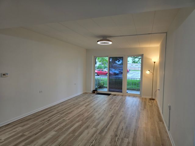 127 N Wolf Road 41A, Wheeling, IL 60090