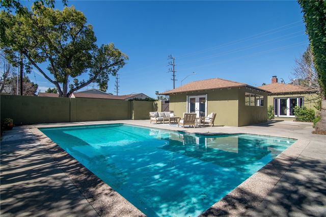 544 N California Street, Burbank, CA 91505