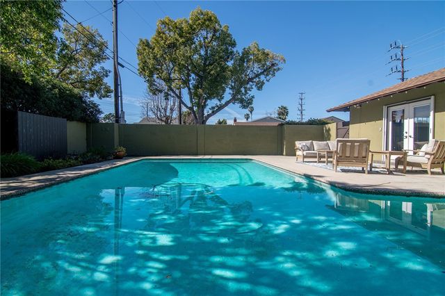 544 N California Street, Burbank, CA 91505