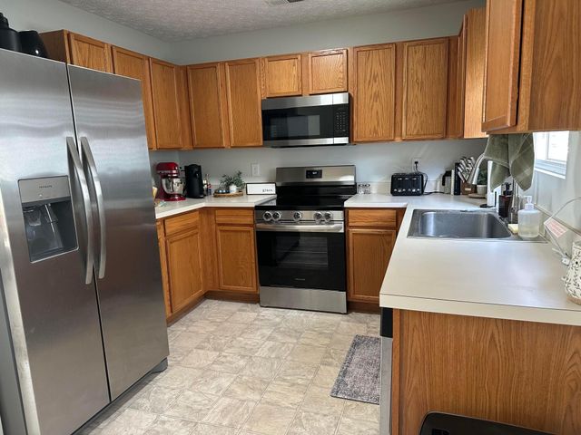 2541 Silver Fir Lane, Grove City, OH 43123