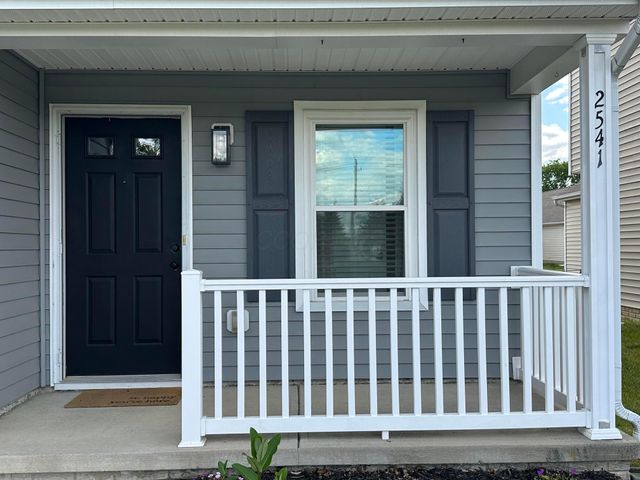 2541 Silver Fir Lane, Grove City, OH 43123