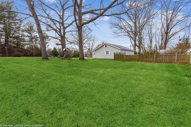 28 S Griffith Street, New Buffalo, MI 49117