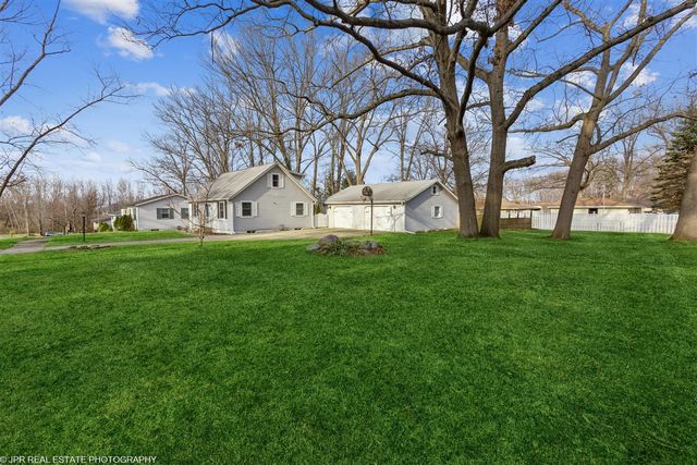 28 S Griffith Street, New Buffalo, MI 49117