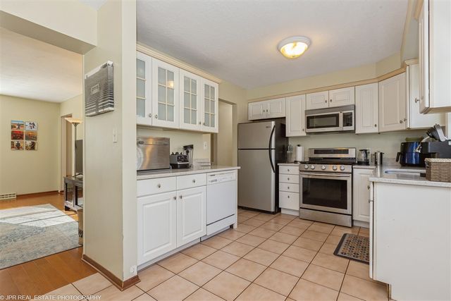 28 S Griffith Street, New Buffalo, MI 49117