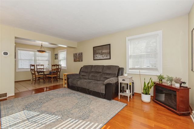 28 S Griffith Street, New Buffalo, MI 49117