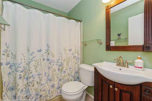 28 S Griffith Street, New Buffalo, MI 49117