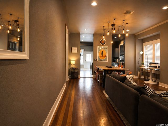 326 QUEEN ANNE CT, San Antonio, TX 78209
