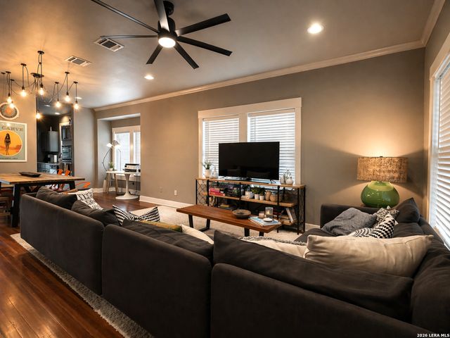 326 QUEEN ANNE CT, San Antonio, TX 78209