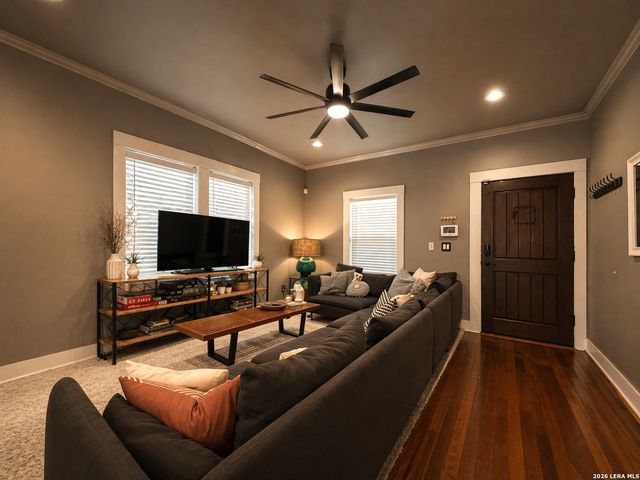 326 QUEEN ANNE CT, San Antonio, TX 78209