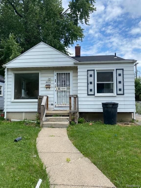 8852 Mettetal Street, Detroit, MI 48228