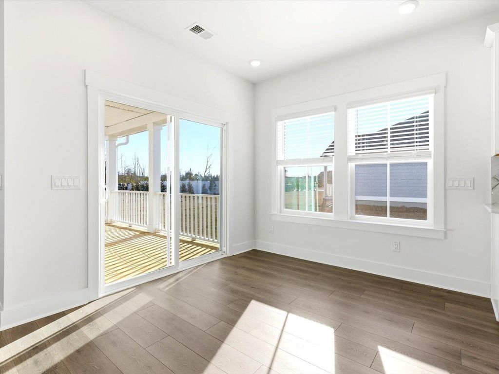 Image 14 of property listing at 359 Calm Water Way, Summerville, SC 29486