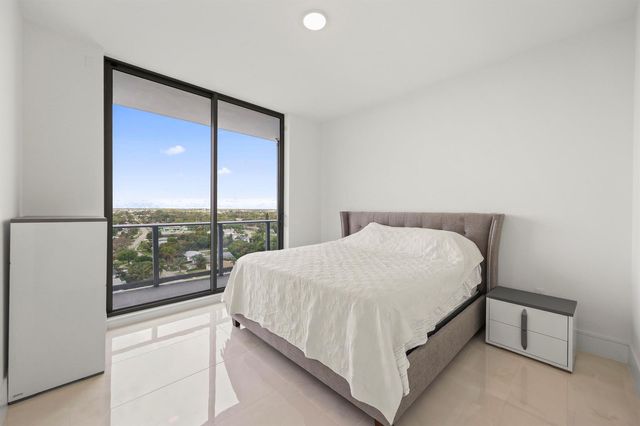 220 Lake Shore Drive 1125, Lake Park, FL 33403