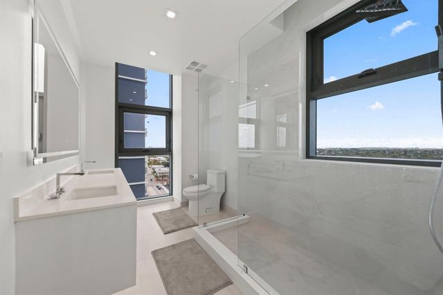 220 Lake Shore Drive 1125, Lake Park, FL 33403