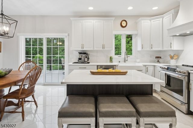 50 Scheurman Ter, Green Brook Twp., NJ 07059