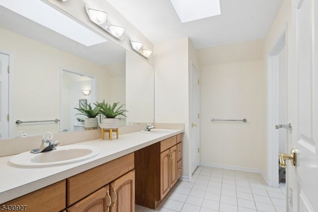 50 Scheurman Ter, Green Brook Twp., NJ 07059
