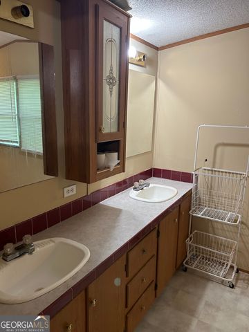 54 Skyland Drive W, Locust Grove, GA 30248