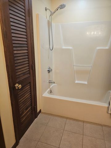92 Swan Street 207, Lowell, MA 01852