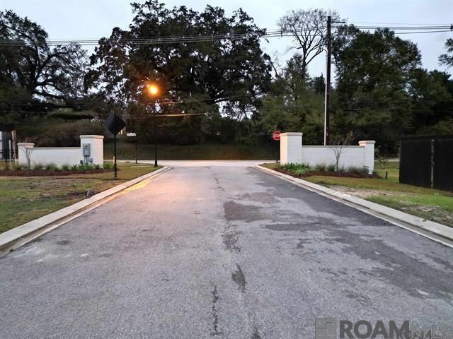 150 Dutch Manor Dr, Baton Rouge, LA 70810