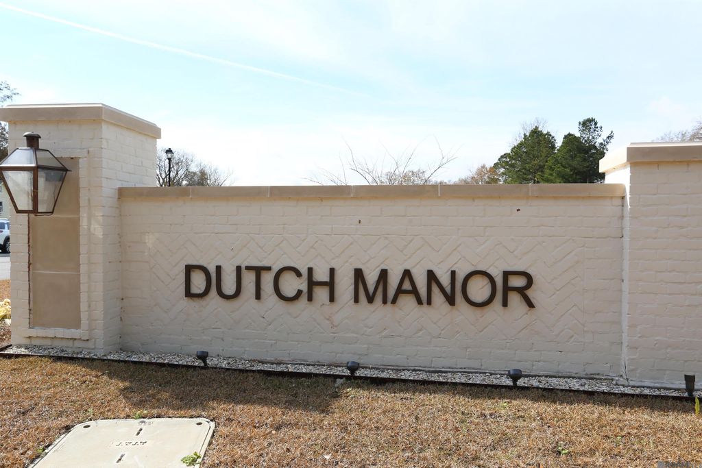 150 Dutch Manor Dr, Baton Rouge, LA 70810
