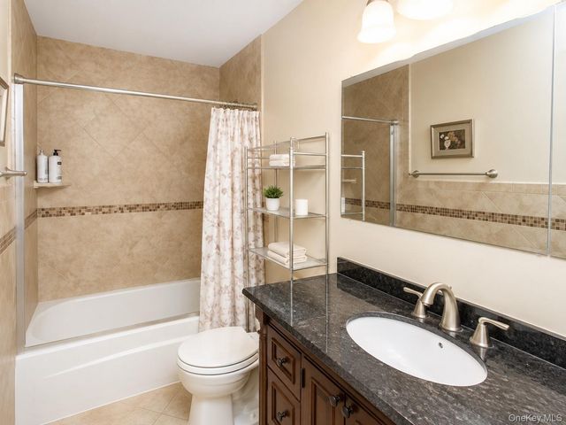 10 Roe Circle, Monroe, NY 10950