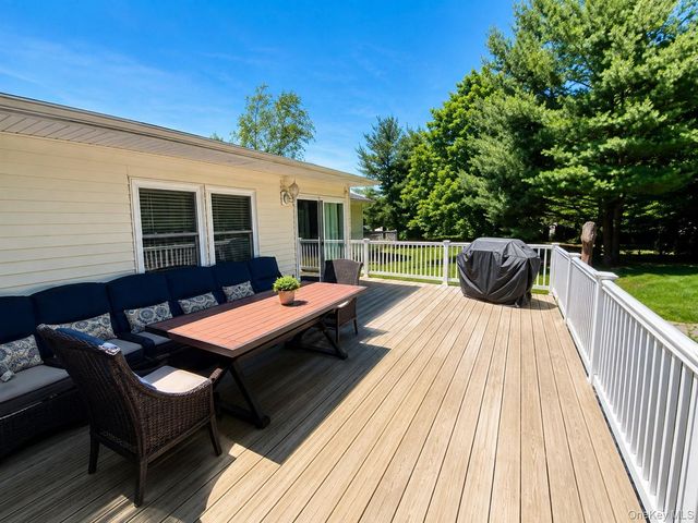 10 Roe Circle, Monroe, NY 10950