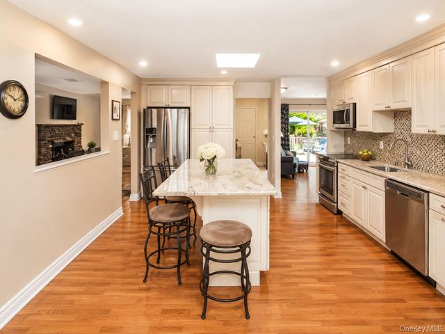 10 Roe Circle, Monroe, NY 10950