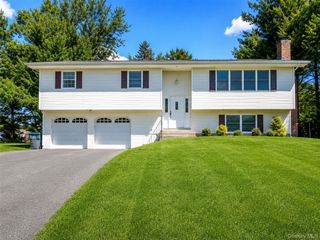 10 Roe Circle, Monroe, NY 10950