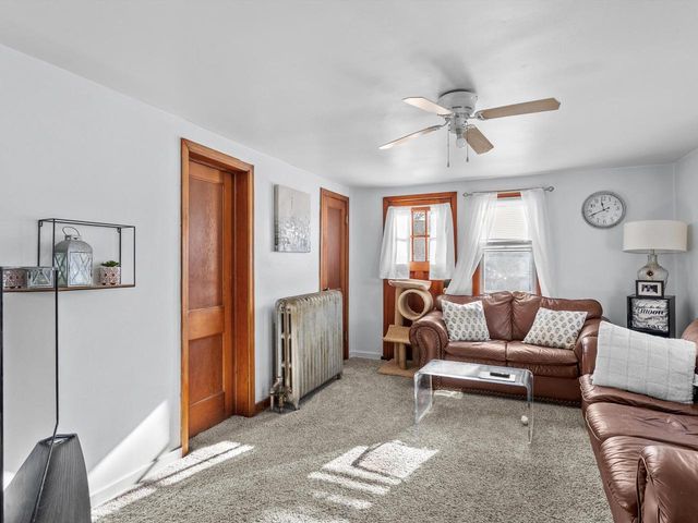 1129 S 20th STREET, Manitowoc, WI 54220