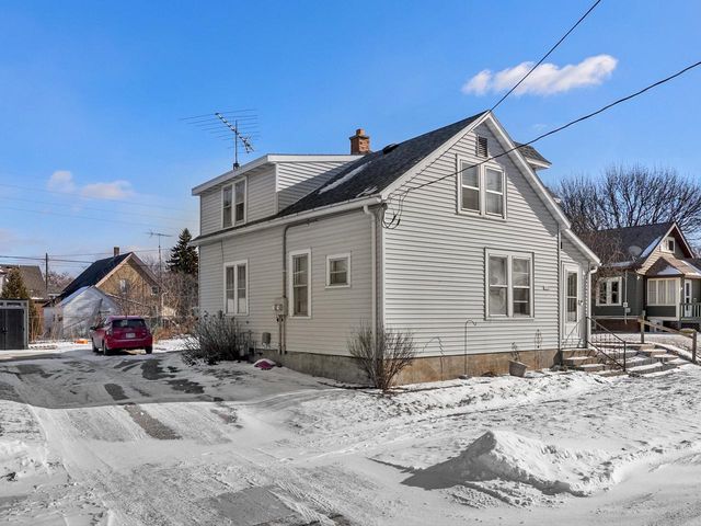 1129 S 20th STREET, Manitowoc, WI 54220