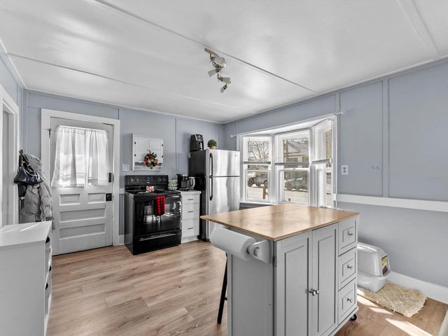 1129 S 20th STREET, Manitowoc, WI 54220