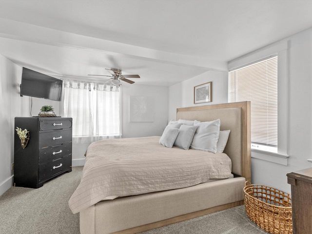 1129 S 20th STREET, Manitowoc, WI 54220