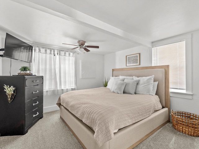 1129 S 20th STREET, Manitowoc, WI 54220